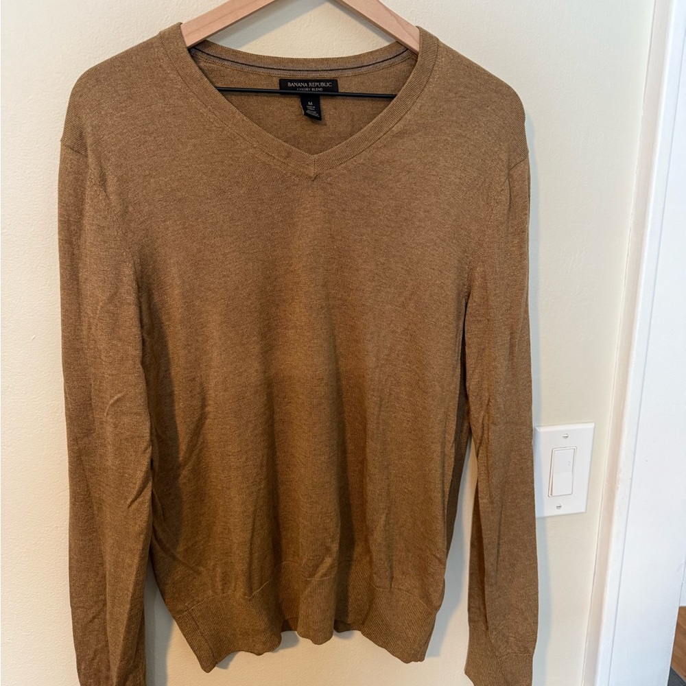 Banana Republic Luxury Blend V-Neck Sweater in Golden Brown